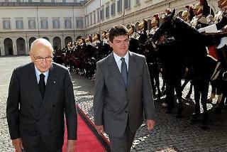 Il Presidente Giorgio Napolitano con il Presidente della Repubblica di Albania, Bamir Topi, durante la cerimonia di accoglienza al Quirinale
