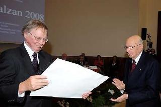 Il Presidente Giorgio Napolitano consegna il Premio Balzan 2008 a Wallace Broecker per la scienza del mutamento climatico, all'Accademia Nazionale dei Lincei