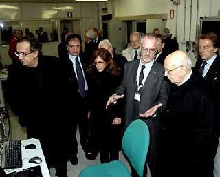 Il Presidente Giorgio Napolitano durante la visita al Centro di Ricerca &quot;Elasis&quot;.