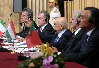Il Presidente Giorgio Napolitano con i Capi di Stato di Austria, Germania Ungheria e Portogallo, al termine del Vertice Informale Multilaterale sul tema &quot;Uniti per l'Europa&quot;
