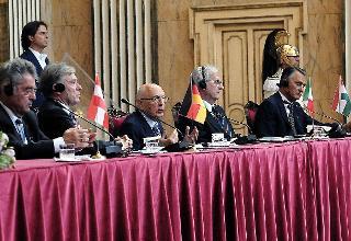 Un momento dell'incontro dei Capi di Stato con i Giornalisti, al termine del Vertice Informale Multilaterale sul tema &quot;Uniti per l'Europa&quot;