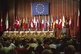 Visita del Presidente della Repubblica Sandro Pertini alla città di Losanna, per il conferimento del &quot;Premio Europeo 1984&quot; della Fondazione &quot;Coudenhove Kalergi&quot; (6-7 luglio 1984)
