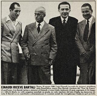 Luigi Einaudi con Gino Bartali, Giulio Andreotti e Alfredo Binda