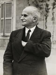 Luigi Einaudi ritratto il giorno della sua elezione a Presidente della Repubblica