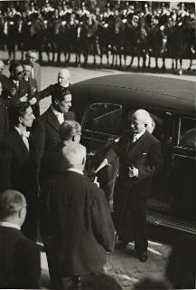 Luigi Einaudi nel giorno della proclamazione a Presidente della Repubblica