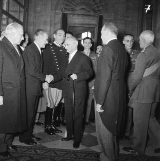 Auguri del personale del Segretariato Generale della Presidenza della Repubblica per l'onomastico del Presidente della Repubblica Luigi Einaudi