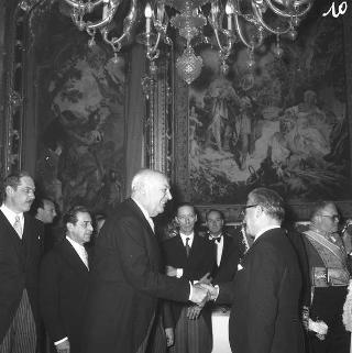Ricevimento del Corpo diplomatico da parte del Presidente della Repubblica Giovanni Gronchi per gli auguri di fine anno