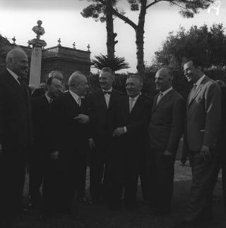 Ricevimento del Corpo diplomatico e rappresentanti stampa estera da parte del Presidente della Repubblica Giovanni Gronchi