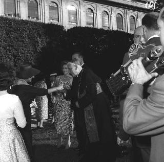 Ricevimento del Corpo diplomatico e rappresentanti stampa estera da parte del Presidente della Repubblica Giovanni Gronchi