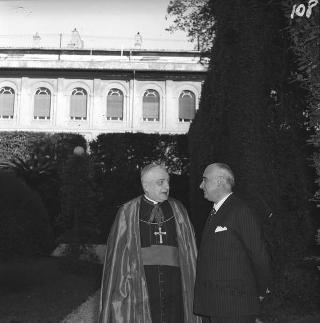 Ricevimento del Corpo diplomatico e rappresentanti stampa estera da parte del Presidente della Repubblica Giovanni Gronchi