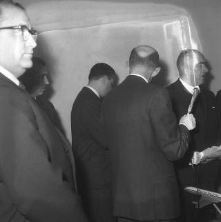 Il Presidente della Repubblica Giovanni Gronchi interviene all'inaugurazione del nuovo aereo "Comet" de Aviland delle Aereolinas Argentina (Roma-Napoli-Roma),  Ciampino