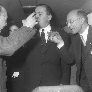 Il Presidente della Repubblica Giovanni Gronchi interviene all'inaugurazione del nuovo aereo "Comet" de Aviland delle Aereolinas Argentina (Roma-Napoli-Roma),  Ciampino