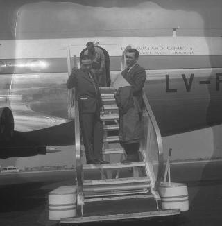Il Presidente della Repubblica Giovanni Gronchi interviene all'inaugurazione del nuovo aereo "Comet" de Aviland delle Aereolinas Argentina (Roma-Napoli-Roma),  Ciampino