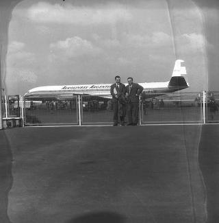 Il Presidente della Repubblica Giovanni Gronchi interviene all'inaugurazione del nuovo aereo "Comet" de Aviland delle Aereolinas Argentina (Roma-Napoli-Roma),  Ciampino
