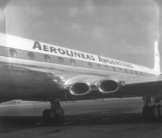 Il Presidente della Repubblica Giovanni Gronchi interviene all'inaugurazione del nuovo aereo "Comet" de Aviland delle Aereolinas Argentina (Roma-Napoli-Roma),  Ciampino