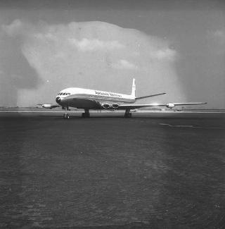 Il Presidente della Repubblica Giovanni Gronchi interviene all'inaugurazione del nuovo aereo "Comet" de Aviland delle Aereolinas Argentina (Roma-Napoli-Roma),  Ciampino