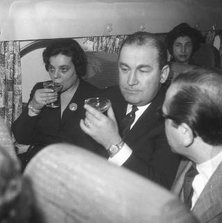 Il Presidente della Repubblica Giovanni Gronchi interviene all'inaugurazione del nuovo aereo "Comet" de Aviland delle Aereolinas Argentina (Roma-Napoli-Roma),  Ciampino