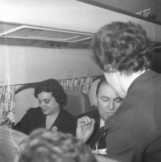 Il Presidente della Repubblica Giovanni Gronchi interviene all'inaugurazione del nuovo aereo "Comet" de Aviland delle Aereolinas Argentina (Roma-Napoli-Roma),  Ciampino