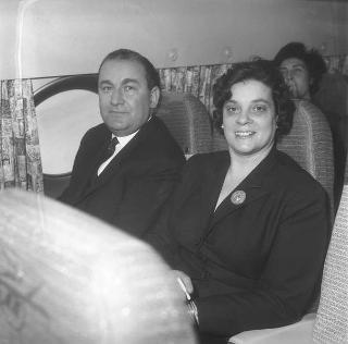 Il Presidente della Repubblica Giovanni Gronchi interviene all'inaugurazione del nuovo aereo "Comet" de Aviland delle Aereolinas Argentina (Roma-Napoli-Roma),  Ciampino