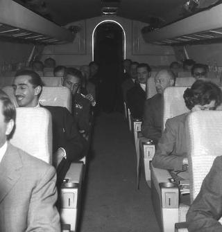 Il Presidente della Repubblica Giovanni Gronchi interviene all'inaugurazione del nuovo aereo "Comet" de Aviland delle Aereolinas Argentina (Roma-Napoli-Roma),  Ciampino