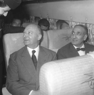 Il Presidente della Repubblica Giovanni Gronchi interviene all'inaugurazione del nuovo aereo "Comet" de Aviland delle Aereolinas Argentina (Roma-Napoli-Roma),  Ciampino