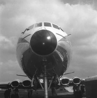 Il Presidente della Repubblica Giovanni Gronchi interviene all'inaugurazione del nuovo aereo "Comet" de Aviland delle Aereolinas Argentina (Roma-Napoli-Roma),  Ciampino