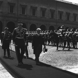 Visita di stato dei reali Paolo I di Grecia con la moglie Federica di Brunswick ricevuti da Presidente della Repubblica Giovanni Gronchi