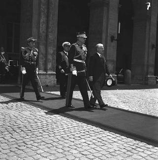 Visita di stato dei reali Paolo I di Grecia con la moglie Federica di Brunswick ricevuti da Presidente della Repubblica Giovanni Gronchi