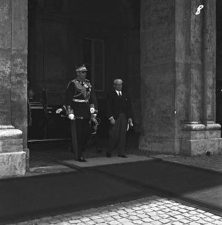 Visita di stato dei reali Paolo I di Grecia con la moglie Federica di Brunswick ricevuti da Presidente della Repubblica Giovanni Gronchi