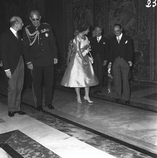 Visita di stato dei reali Paolo I di Grecia con la moglie Federica di Brunswick ricevuti da Presidente della Repubblica Giovanni Gronchi