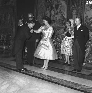 Visita di stato dei reali Paolo I di Grecia con la moglie Federica di Brunswick ricevuti da Presidente della Repubblica Giovanni Gronchi