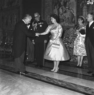 Visita di stato dei reali Paolo I di Grecia con la moglie Federica di Brunswick ricevuti da Presidente della Repubblica Giovanni Gronchi