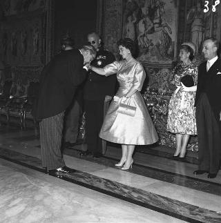 Visita di stato dei reali Paolo I di Grecia con la moglie Federica di Brunswick ricevuti da Presidente della Repubblica Giovanni Gronchi
