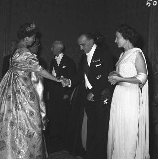 Visita di stato dei reali Paolo I di Grecia con la moglie Federica di Brunswick ricevuti da Presidente della Repubblica Giovanni Gronchi