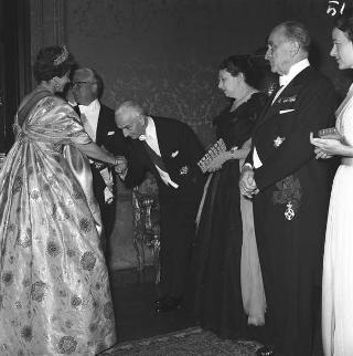 Visita di stato dei reali Paolo I di Grecia con la moglie Federica di Brunswick ricevuti da Presidente della Repubblica Giovanni Gronchi