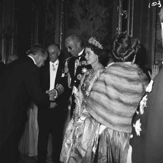 Visita di stato dei reali Paolo I di Grecia con la moglie Federica di Brunswick ricevuti da Presidente della Repubblica Giovanni Gronchi