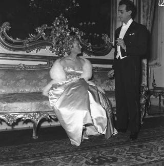 Visita di stato dei reali Paolo I di Grecia con la moglie Federica di Brunswick ricevuti da Presidente della Repubblica Giovanni Gronchi