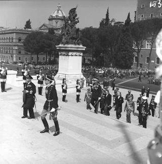 Visita di stato dei reali Paolo I di Grecia con la moglie Federica di Brunswick ricevuti da Presidente della Repubblica Giovanni Gronchi