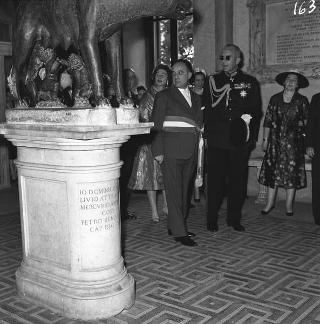 Visita di stato dei reali Paolo I di Grecia con la moglie Federica di Brunswick ricevuti da Presidente della Repubblica Giovanni Gronchi