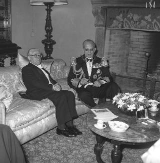 Visita di stato dei reali Paolo I di Grecia con la moglie Federica di Brunswick ricevuti da Presidente della Repubblica Giovanni Gronchi