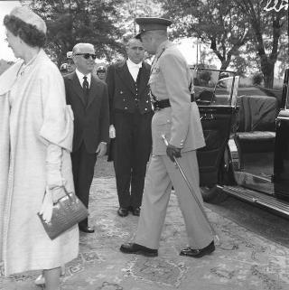 Visita di stato dei reali Paolo I di Grecia con la moglie Federica di Brunswick ricevuti da Presidente della Repubblica Giovanni Gronchi