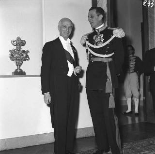 Visita di stato dei reali Paolo I di Grecia con la moglie Federica di Brunswick ricevuti da Presidente della Repubblica Giovanni Gronchi