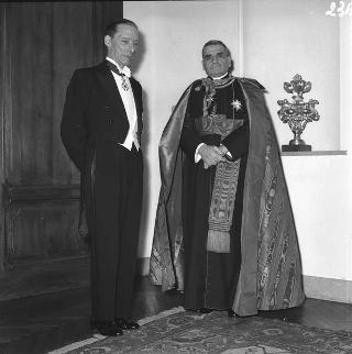 Visita di stato dei reali Paolo I di Grecia con la moglie Federica di Brunswick ricevuti da Presidente della Repubblica Giovanni Gronchi