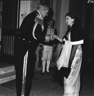 Visita di stato dei reali Paolo I di Grecia con la moglie Federica di Brunswick ricevuti da Presidente della Repubblica Giovanni Gronchi
