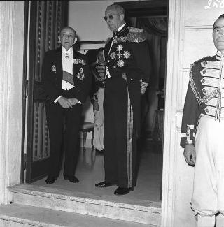Visita di stato dei reali Paolo I di Grecia con la moglie Federica di Brunswick ricevuti da Presidente della Repubblica Giovanni Gronchi
