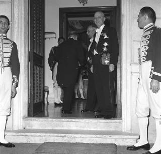 Visita di stato dei reali Paolo I di Grecia con la moglie Federica di Brunswick ricevuti da Presidente della Repubblica Giovanni Gronchi