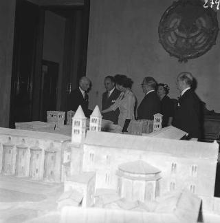 Visita di stato dei reali Paolo I di Grecia con la moglie Federica di Brunswick ricevuti da Presidente della Repubblica Giovanni Gronchi