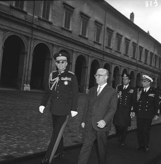 Visita di stato dei reali Paolo I di Grecia con la moglie Federica di Brunswick ricevuti da Presidente della Repubblica Giovanni Gronchi