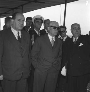 Visita del Presidente della Repubblica Giovanni Gronchi ai lavori dell'Aeroporto Intercontinentale di Fiumicino accompagnato dal Ministro dei lavori pubblici Giuseppe Togni