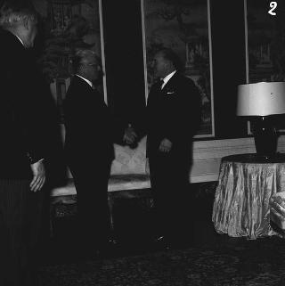 Il Presidente della Repubblica Giovanni Gronchi a colloquio con Professor Elyseu Paglioli, Rettore dell'Università di Rio Grande do Sul (Brasile) in visita di omaggio